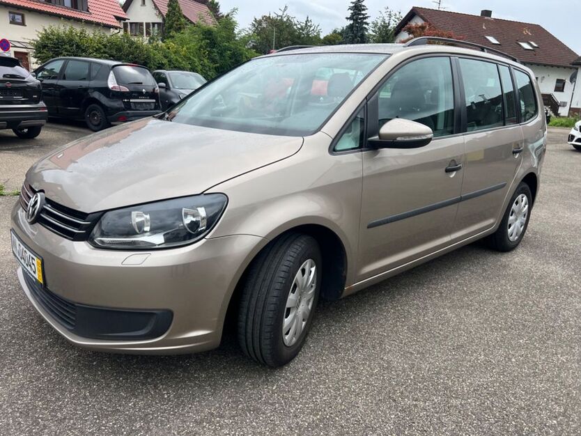 VW Touran 130.000 km 5.900 € Illingen 75428
