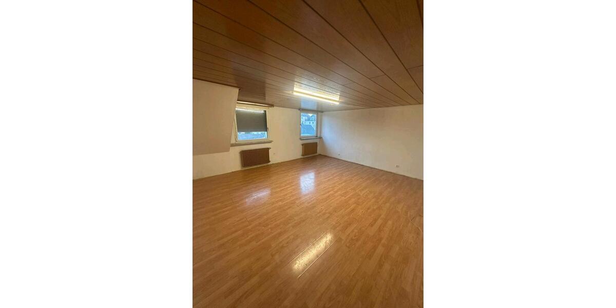 Dachgeschoßwohnung Stuttgart Zuffenhausen - 3 Zimmer, 67 m&sup2;, 220.000&euro; | Angebot:26966090