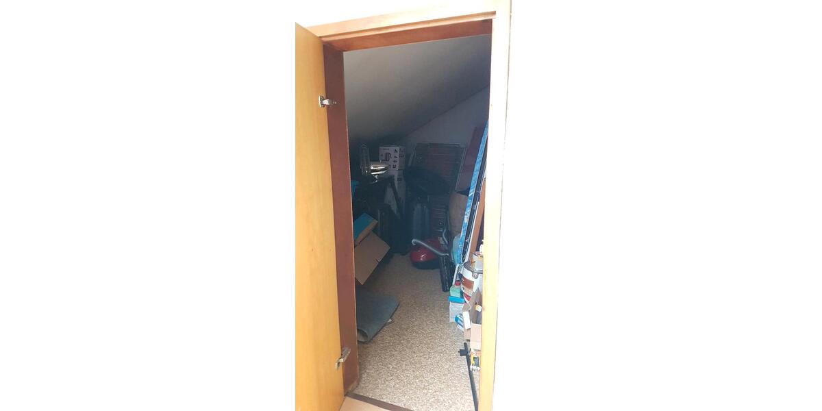 Dachgeschoßwohnung Stuttgart Neuwirtshaus - 2.5 Zimmer, 59 m&sup2;, 250.000&euro; | Angebot:26920779
