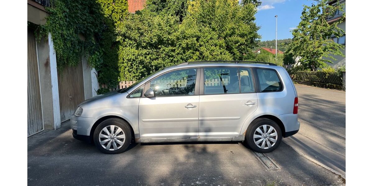VW Touran 246.000 km 2.900 &euro; Gomaringen 72810