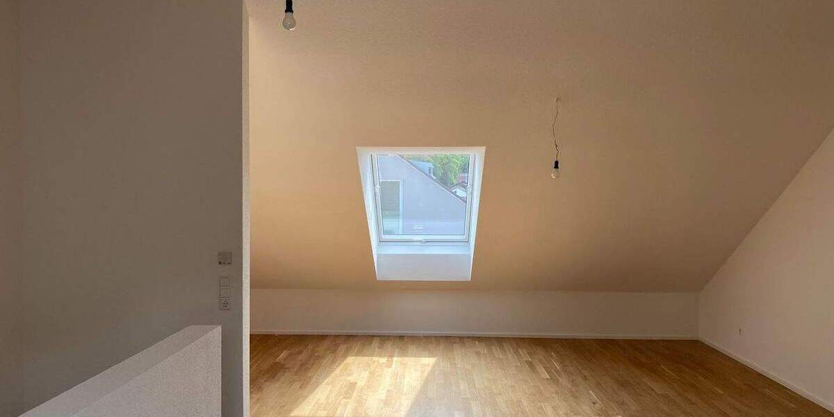 Etagenwohnung Rottenburg - 5 Zimmer, 136 m&sup2;, 1.859&euro; | Angebot:24702378