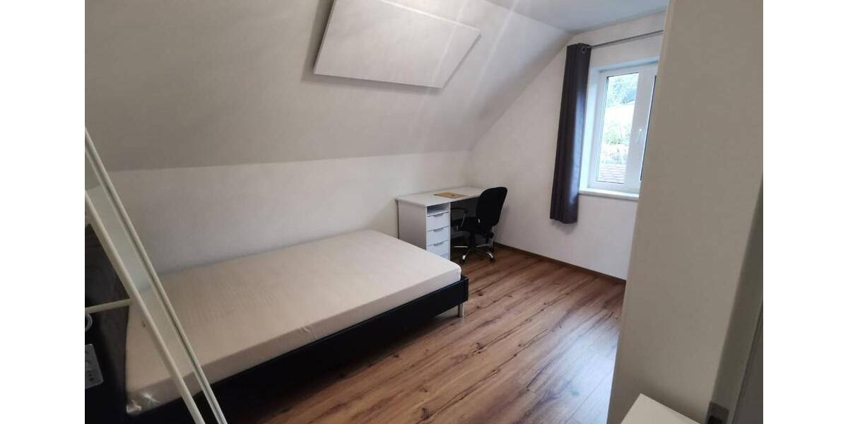 Dachgeschoßwohnung Nagold - 4 Zimmer, 100 m&sup2;, 400&euro; | Angebot:25791249