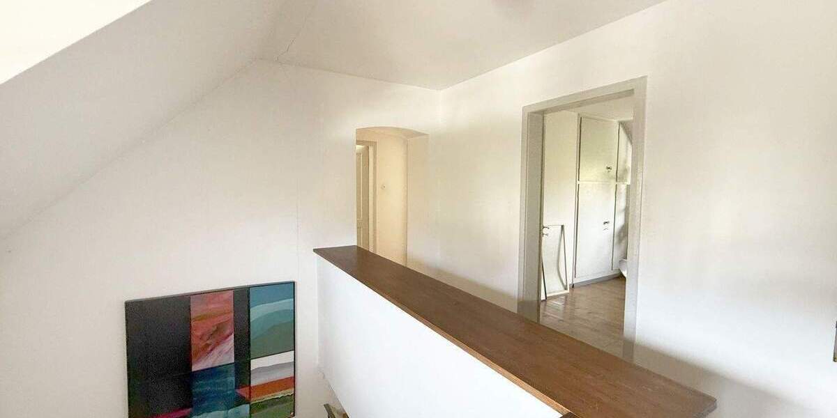 Mehrfamilienhaus, Wohnhaus Stuttgart Degerloch - 7 Zimmer, 240 m&sup2;, 1.590.000&euro; | Angebot:25704692