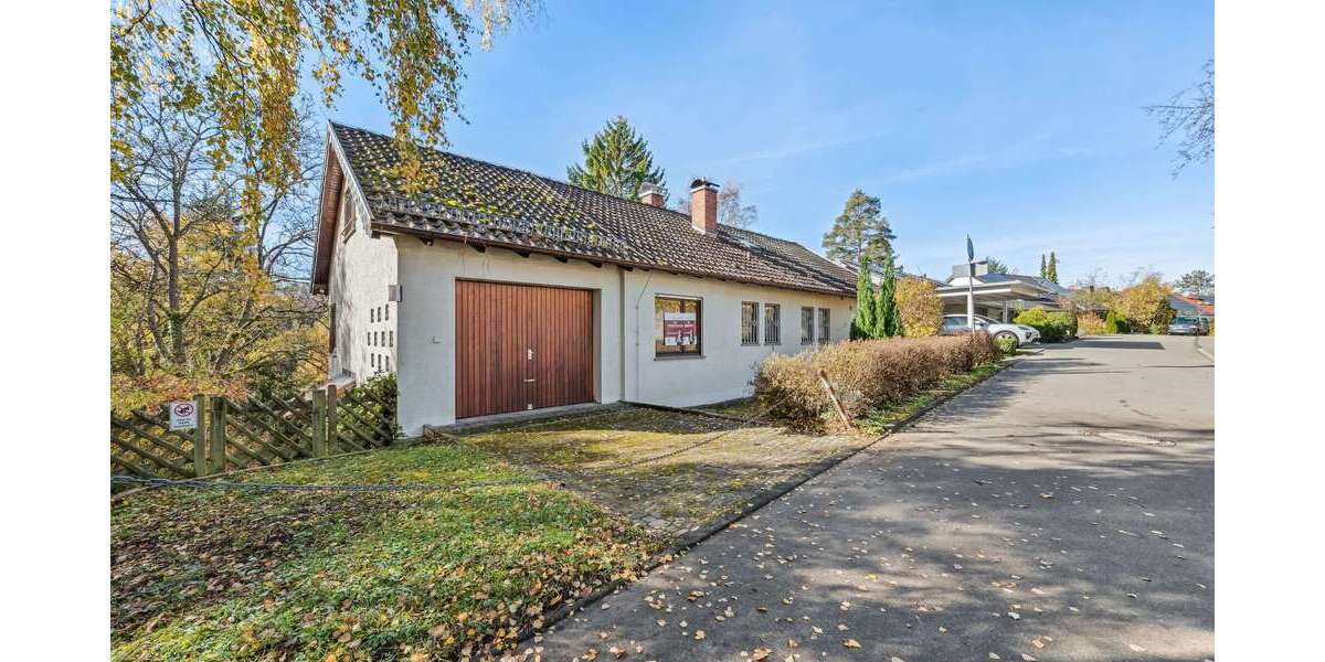 Haus zum Kaufen in Sindelfingen 695.000 € 218.32 m² 8 zimmer