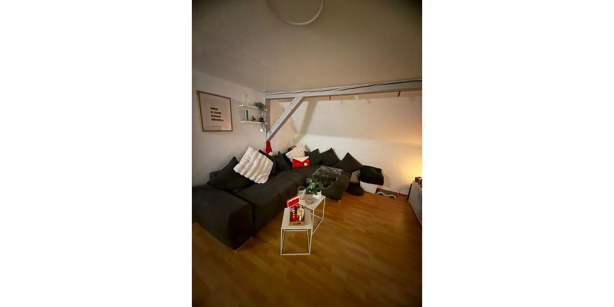 Dachgeschoßwohnung Ludwigsburg - 3 Zimmer, 75 m&sup2;, 900&euro; | Angebot:24756260