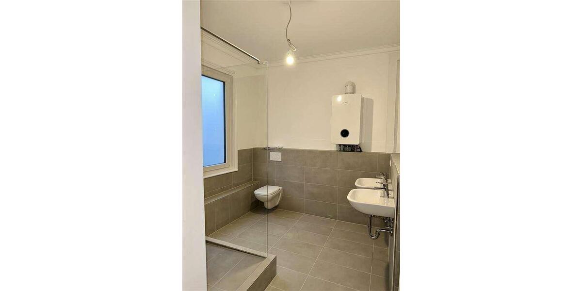 Erdgeschoßwohnung Ludwigsburg - 4 Zimmer, 105 m&sup2;, 1.600&euro; | Angebot:25589029