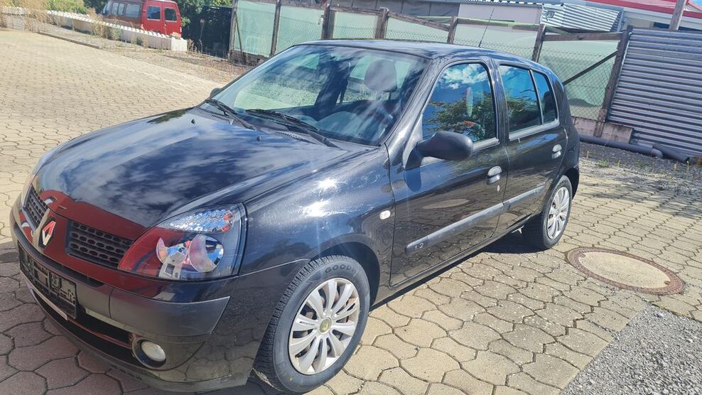 Renault Clio 142.000 km 1.999 € Filderstadt 70794