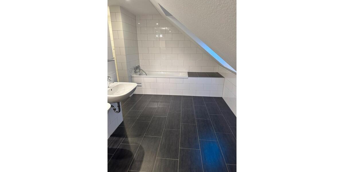 Dachgeschoßwohnung Steinenbronn - 3.5 Zimmer, 103 m&sup2;, 1.750&euro; | Angebot:26368773