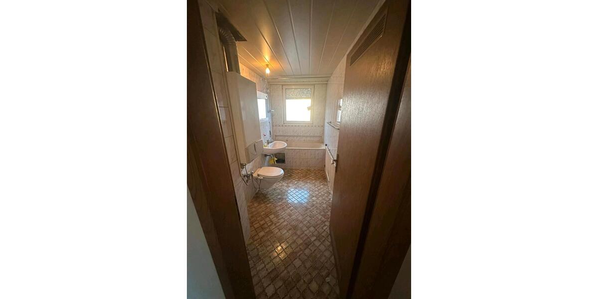 Dachgeschoßwohnung Stuttgart Zuffenhausen - 3 Zimmer, 67 m&sup2;, 220.000&euro; | Angebot:26966090