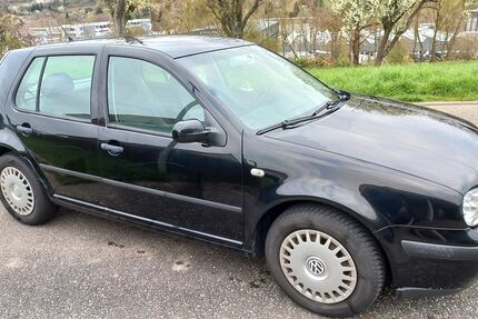 VW Golf 181.800 km 850 &euro; Pforzheim 75179