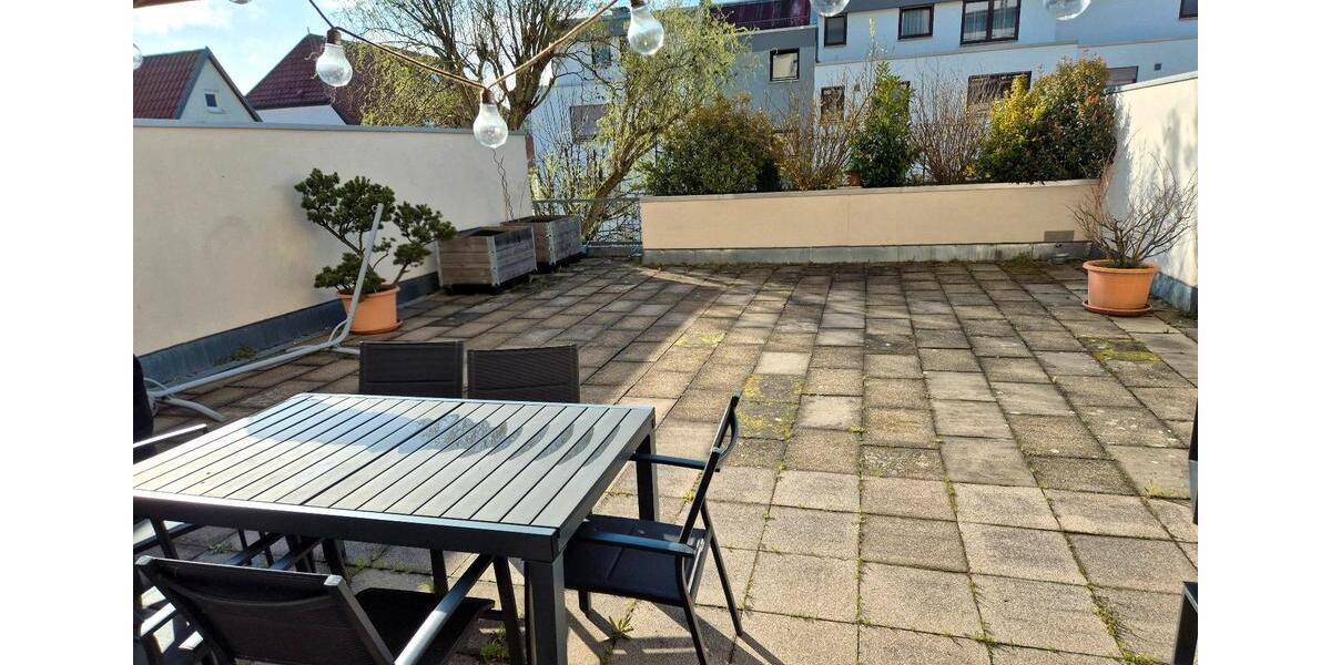 Etagenwohnung Leonberg - 2.5 Zimmer, 83 m&sup2;, 1.430&euro; | Angebot:25942012