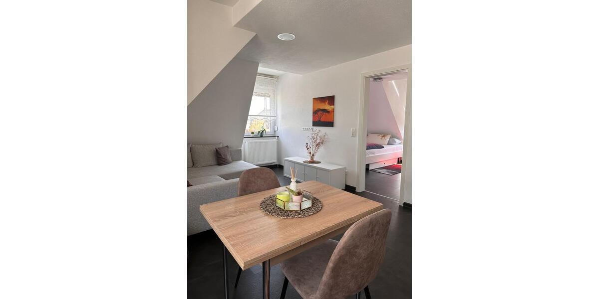 Dachgeschoßwohnung Kornwestheim - 2 Zimmer, 55 m&sup2;, 1.050&euro; | Angebot:26147811