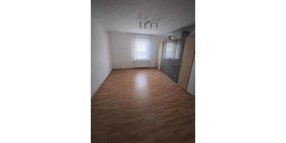 Etagenwohnung Esslingen am Neckar - 5 Zimmer, 148 m&sup2;, 450.000&euro; | Angebot:25959641