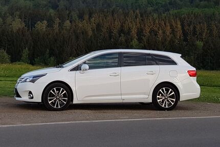 Toyota Avensis 329.000 km 4.799 &euro; calw 75365