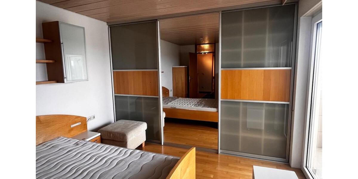 Etagenwohnung Sachsenheim - 2.5 Zimmer, 70 m&sup2;, 1.050&euro; | Angebot:25931289