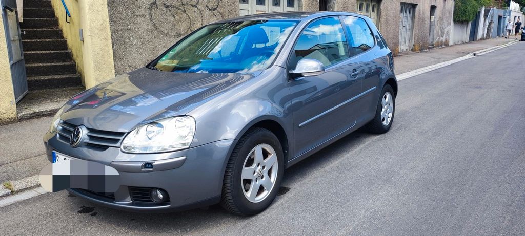VW Golf 107.000 km 3.900 &euro; Stuttgart 70182