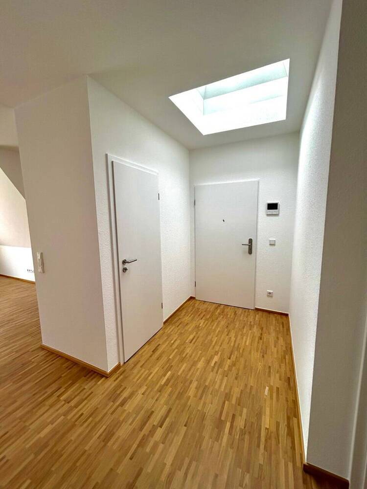 EXKLUSIVE-NEUBAU-ERSTBEZUG! Traumhafte DG-Wohnung mit Top-Ausstattung (Balkon, EBK, Aufzug uvm.) in sonniger direkter City-Lage!