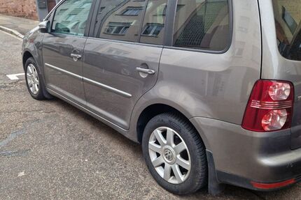 VW Touran 143.000 km 5.600 &euro; pforzheim 75172