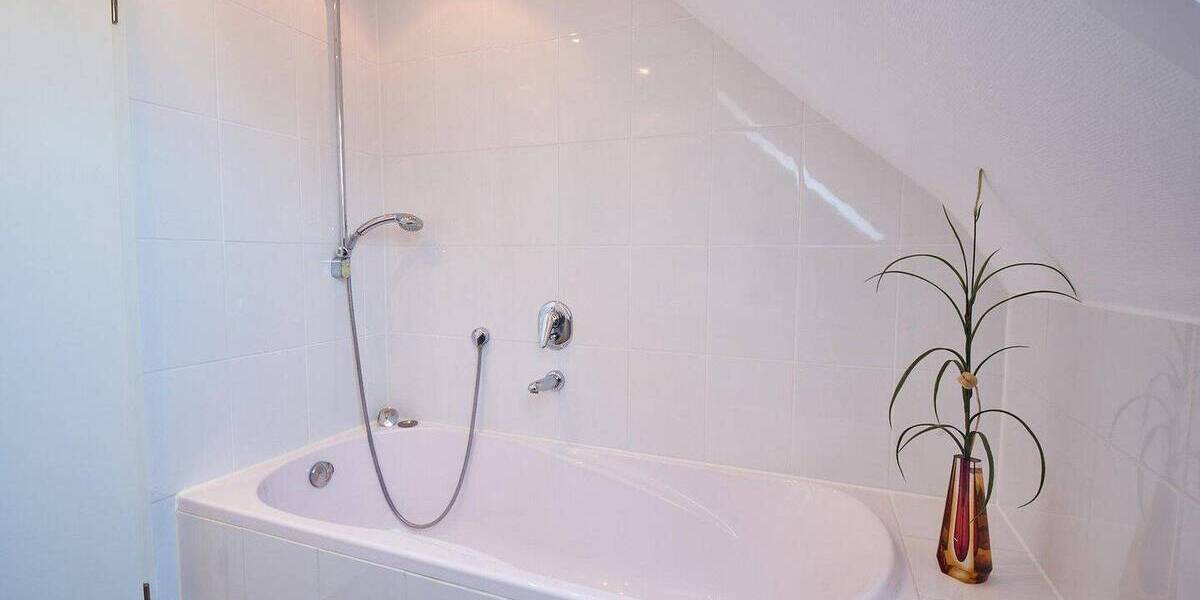 Etagenwohnung Esslingen Sulzgries - 4 Zimmer, 105 m&sup2;, 359.000&euro; | Angebot:26385749