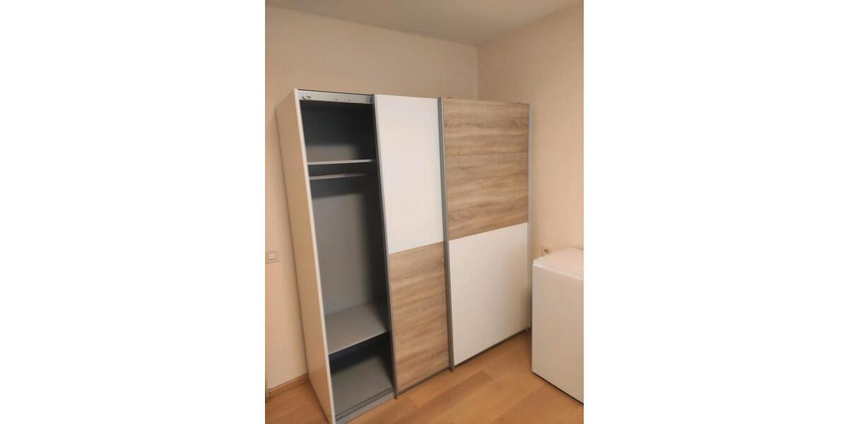 Erdgeschoßwohnung Reutlingen - 1 Zimmer, 98 m&sup2;, 390&euro; | Angebot:24476846