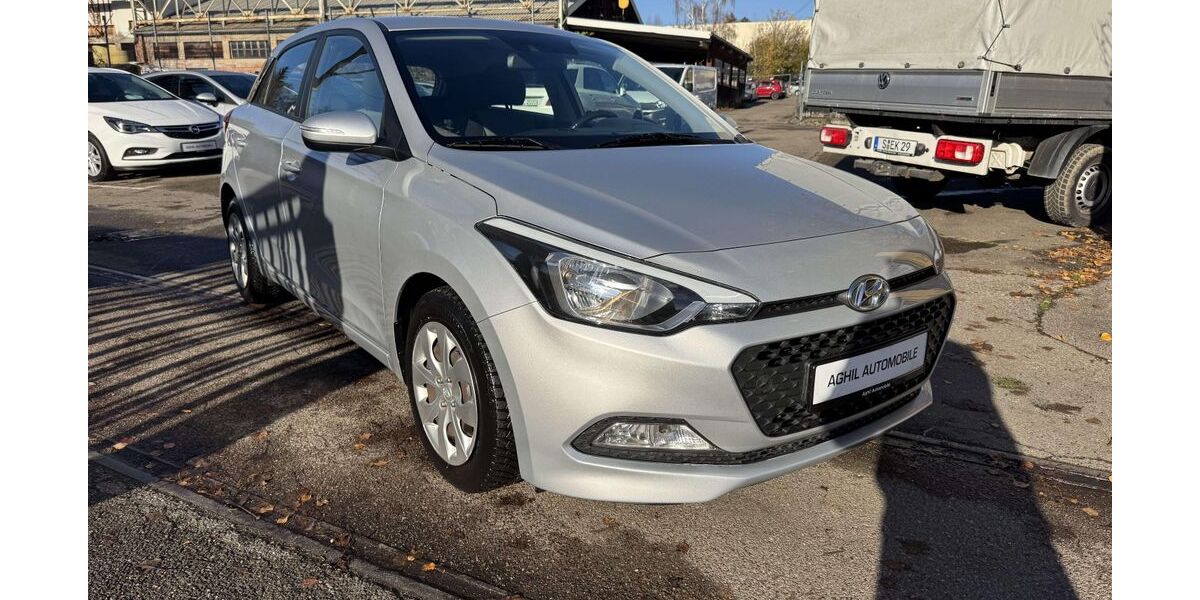 Hyundai i20 74.000 km 8.500 &euro; Stuttgart 70469