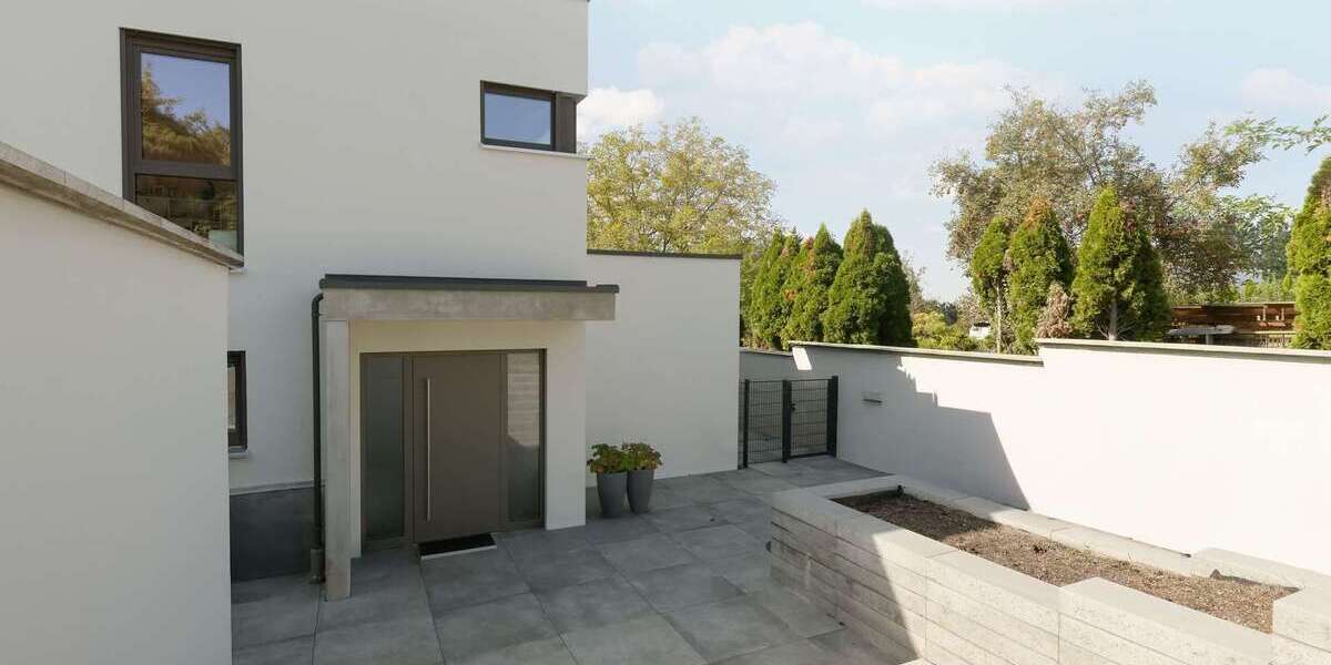 Haus zum Kaufen in Pforzheim 1.890.000 € 295.73 m² 7 zimmer