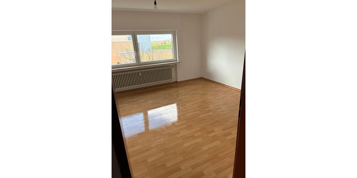 Etagenwohnung Ditzingen - 2 Zimmer, 67 m&sup2;, 1.300&euro; | Angebot:25935923