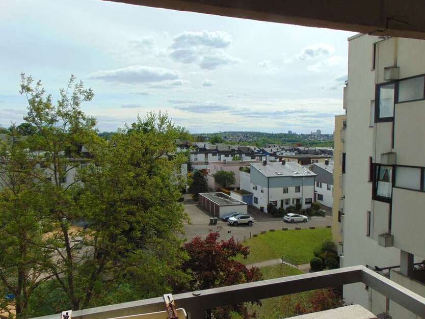 Wohnung zum Kaufen in Neckarweihingen 275.000 € 93 m²