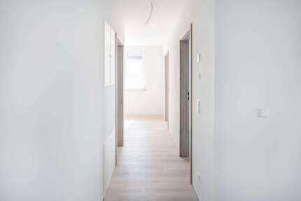 Hochwertig sanierte 3-Zimmer-Wohnung mit Balkon - Wohnung Esslingen am Neckar Oberesslingen | Angebot:27517978