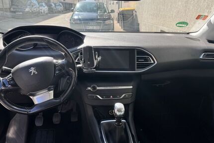 Peugeot 308 105.921 km 4.999 &euro; Pforzheim 75175