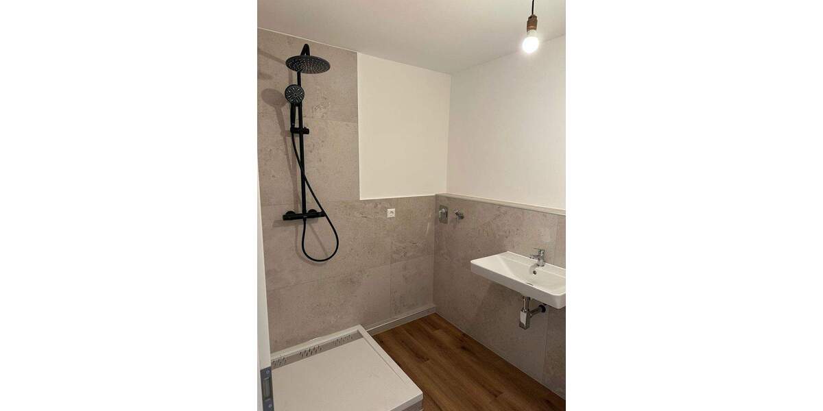 Etagenwohnung Esslingen-Oberesslingen Oberesslingen - 2 Zimmer, 68 m&sup2;, 289.000&euro; | Angebot:24810103