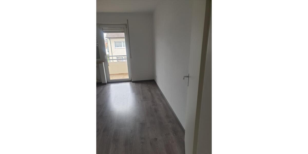 Etagenwohnung Kornwestheim - 3 Zimmer, 84 m&sup2;, 1.150&euro; | Angebot:26375261