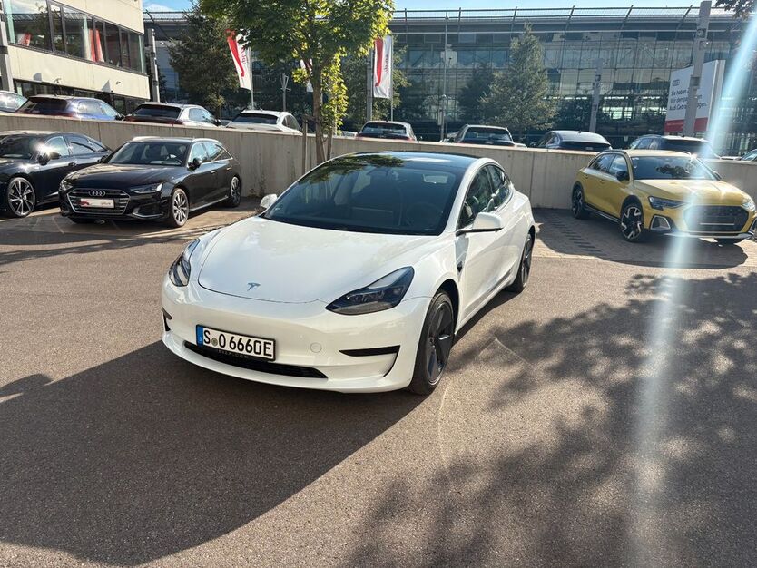 Tesla Model 3 13.300 km 26.990 € Esslingen 73730