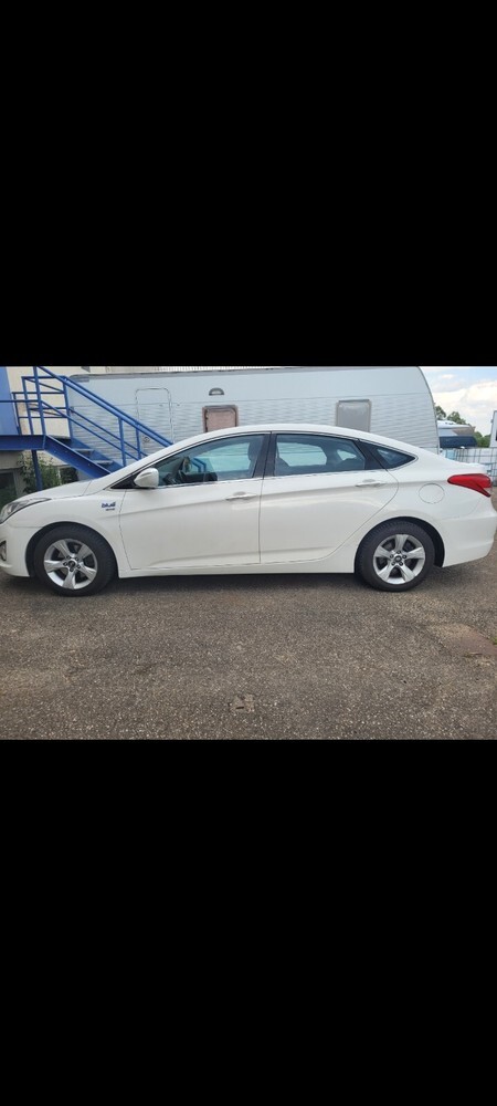 Hyundai i40 162.000 km 5.200 € Stuttgart 70173
