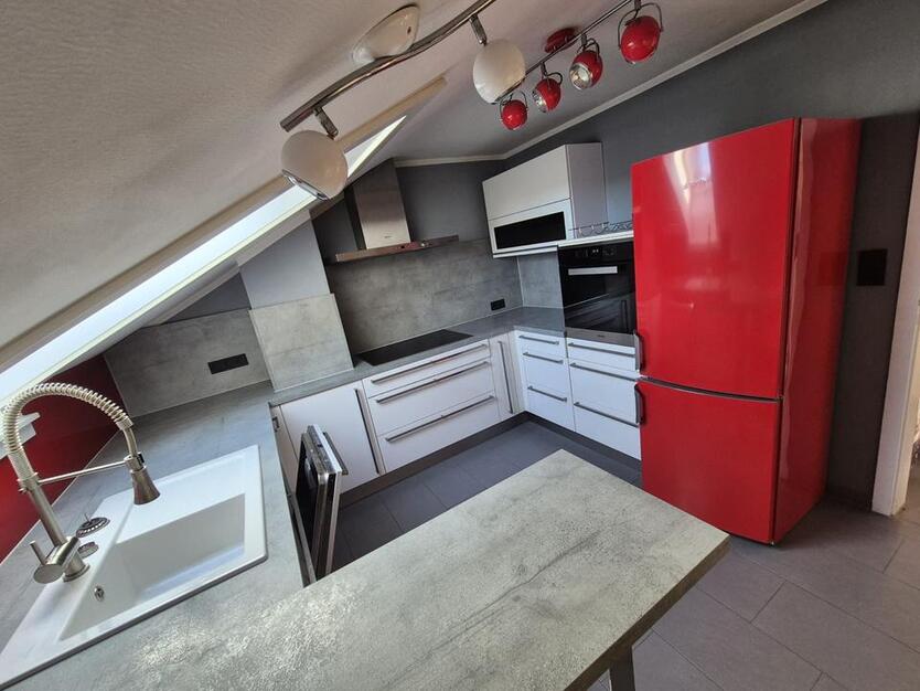 Exklusive Wohnung mit hochwertige EBK und Balkon