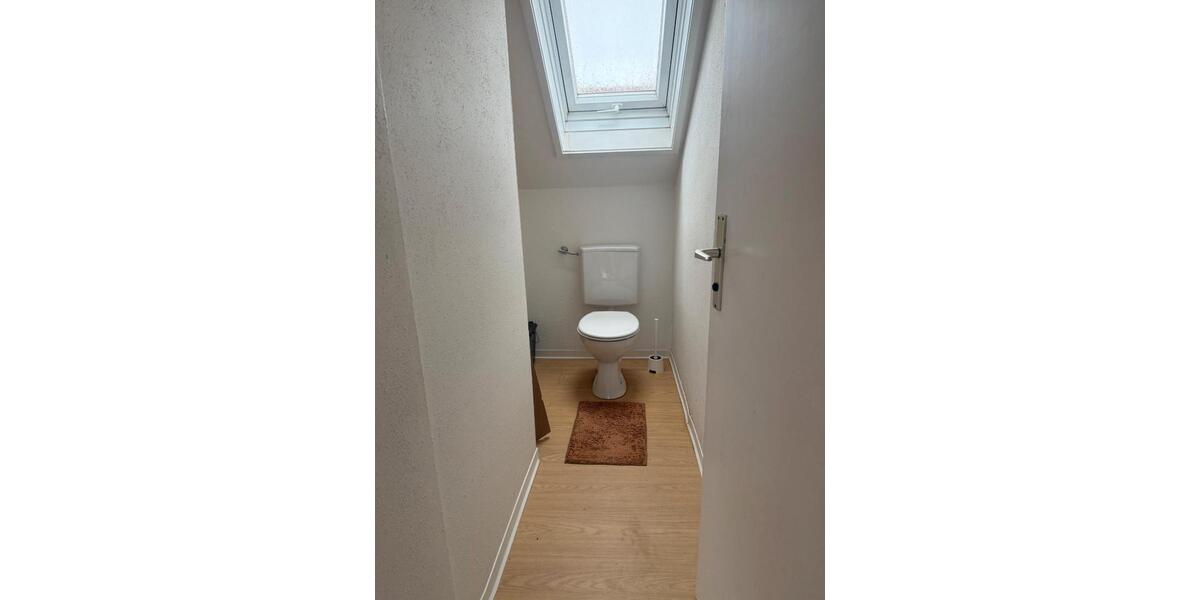 Dachgeschoßwohnung Stuttgart Sillenbuch - 2.5 Zimmer, 62 m&sup2;, 890&euro; | Angebot:25980435