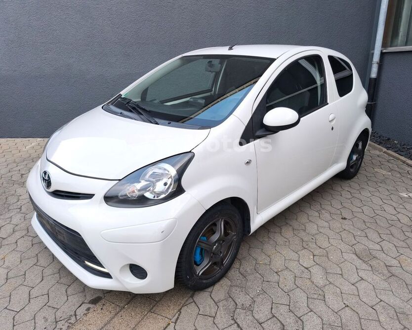 Toyota Aygo (X) 127.000 km 5.490 € Jettingen 71131