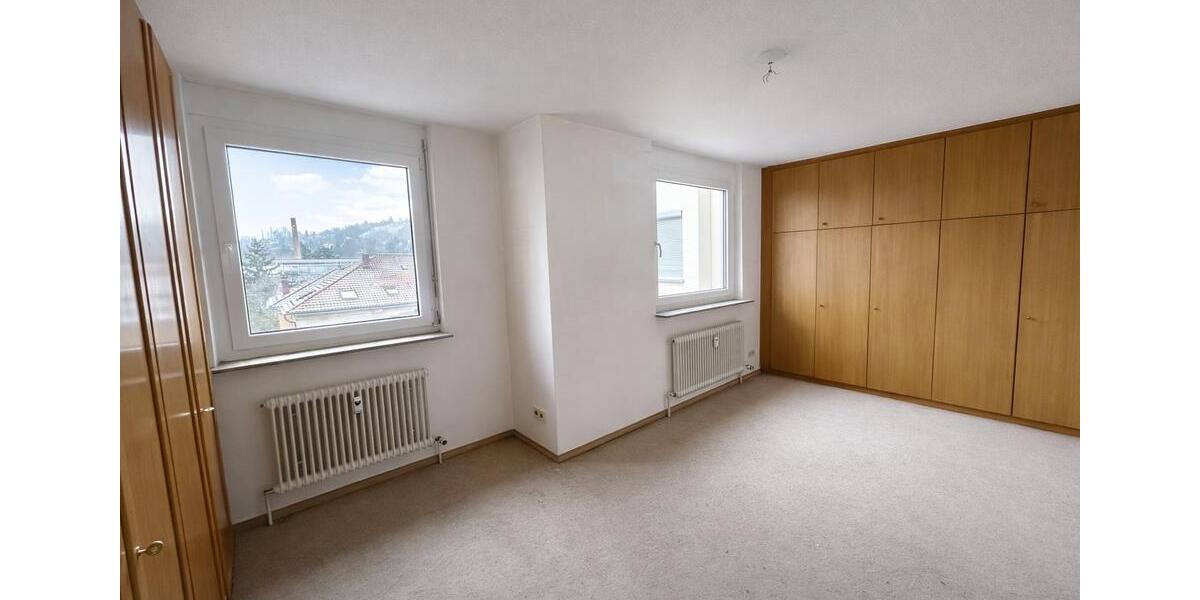 Dachgeschoßwohnung Reutlingen - 3 Zimmer, 118 m&sup2;, 1.450&euro; | Angebot:24559806