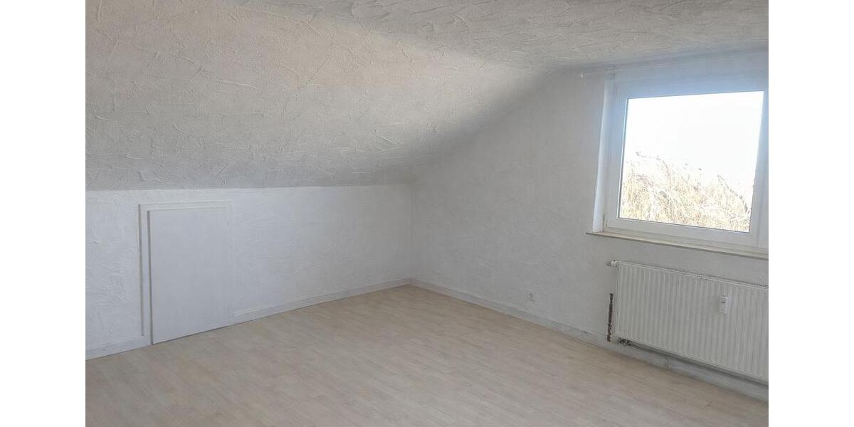 Dachgeschoßwohnung Remseck am Neckar - 3 Zimmer, 65 m&sup2;, 850&euro; | Angebot:25968283