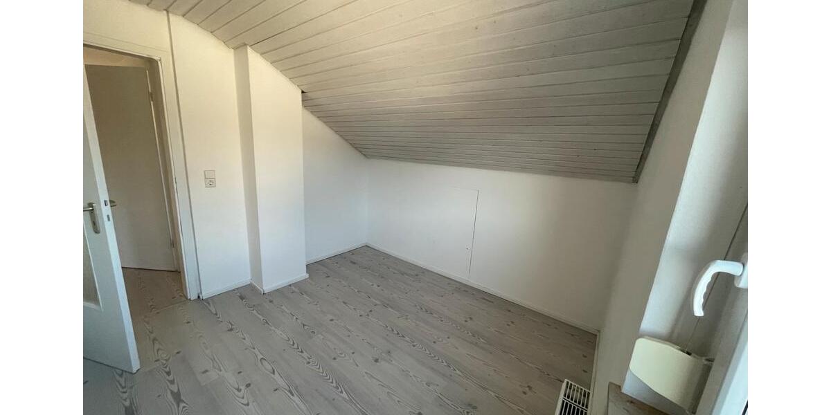 Etagenwohnung Rottenburg am Neckar - 3 Zimmer, 70 m&sup2;, 820&euro; | Angebot:24831877