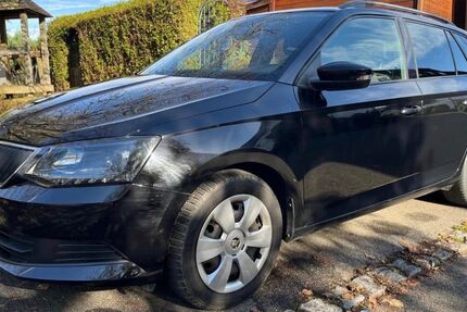 Skoda Fabia 74.300 km 8.800 &euro; Reutlingen 72768