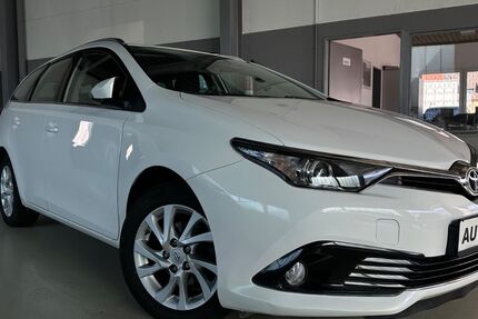 Toyota Auris 97.000 km 11.900 &euro; Neckartailfingen 72666