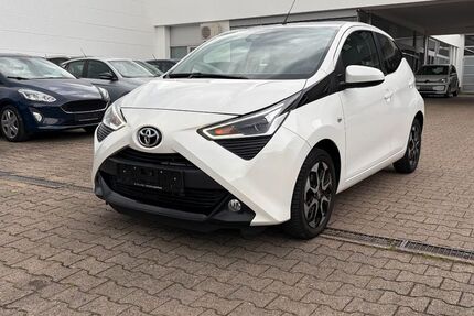 Toyota Aygo (X) 16.731 km 12.895 &euro; Stuttgart 70597