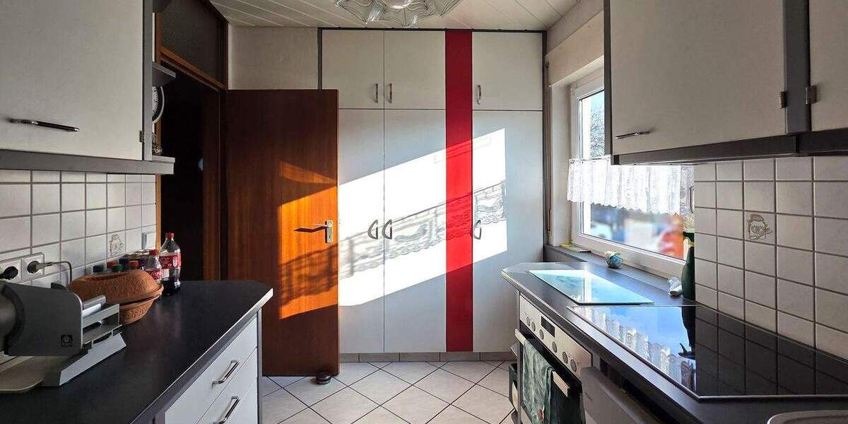 Etagenwohnung Ludwigsburg Hoheneck - 3 Zimmer, 93 m&sup2;, 336.000&euro; | Angebot:24696782