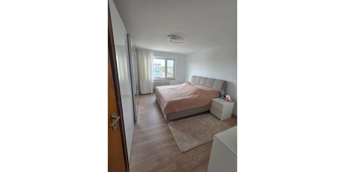 Etagenwohnung Sindelfingen Darmsheim - 3 Zimmer, 84 m&sup2;, 1.400&euro; | Angebot:26453474