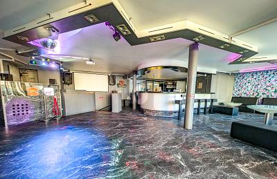 WER IM GLASHOUSE SITZT, SOLLTE LAUTER DREHEN - Gewerbeobjekt Leonberg | Angebot:27229325
