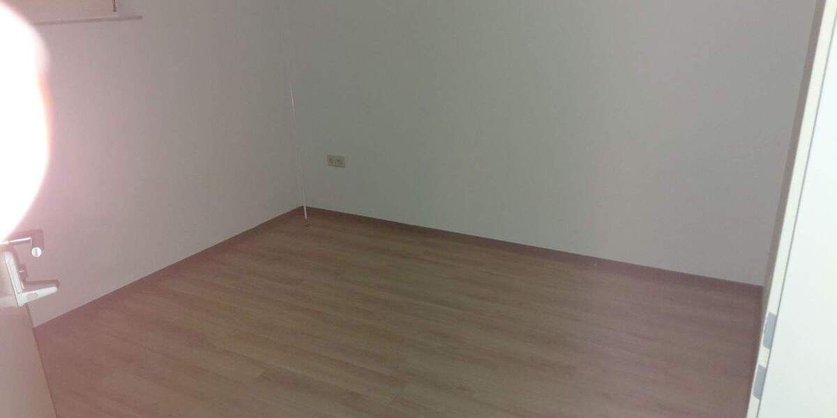 Etagenwohnung Vaihingen an der Enz - 3 Zimmer, 114 m&sup2;, 1.200&euro; | Angebot:25385696