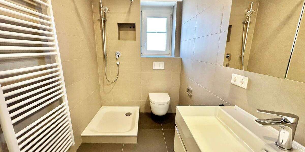 Etagenwohnung Stuttgart Degerloch - 2 Zimmer, 59 m&sup2;, 1.000&euro; | Angebot:25802338