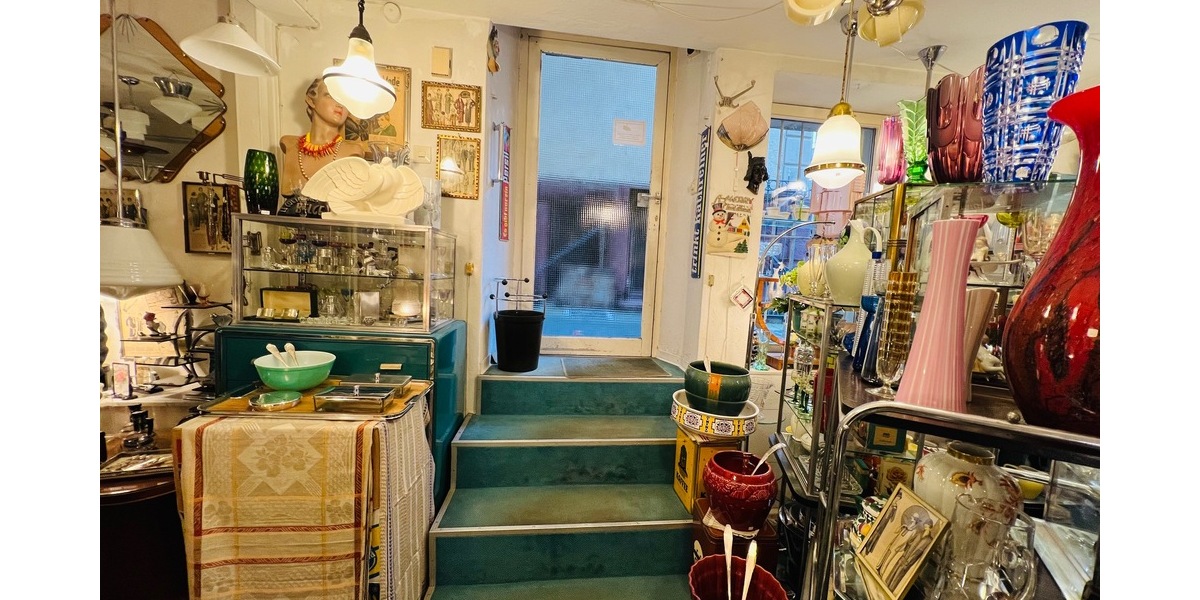 Renditestarke Kapitalanlage in Stuttgart-West: Gewerbeeinheit mit großem Gewölbekeller - Gewerbeobjekt Stuttgart-West West | Angebot:24848130