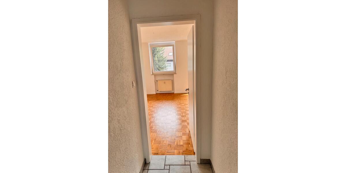 Etagenwohnung Ludwigsburg Hoheneck - 3.5 Zimmer, 84 m&sup2;, 1.590&euro; | Angebot:26393597